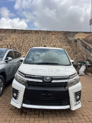 Toyota Voxy 2015 White