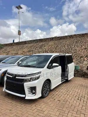 Toyota Voxy 2015 White