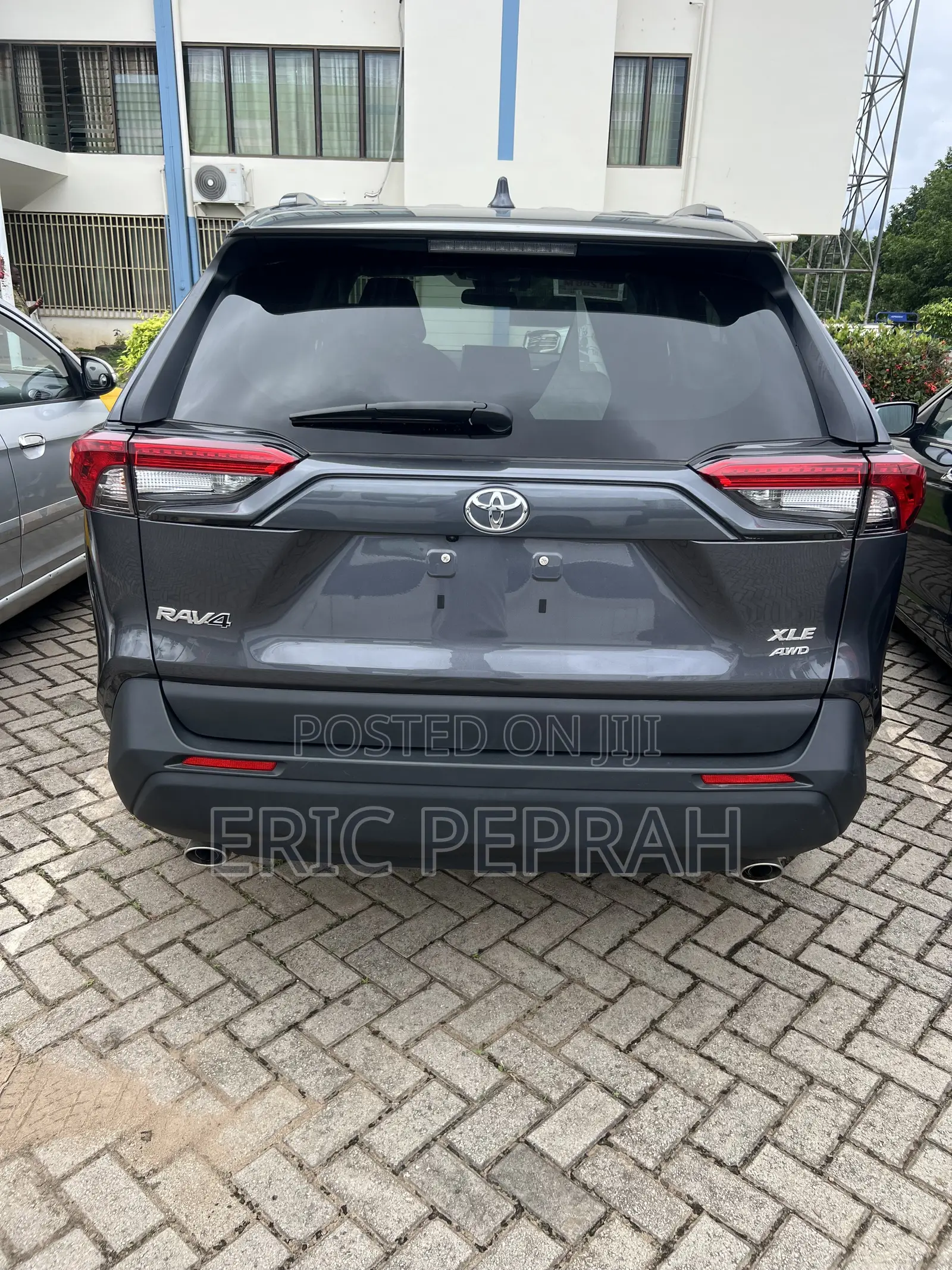 Toyota RAV4 XLE 2025 Gray