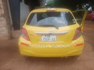 Toyota Vitz 2012 Yellow