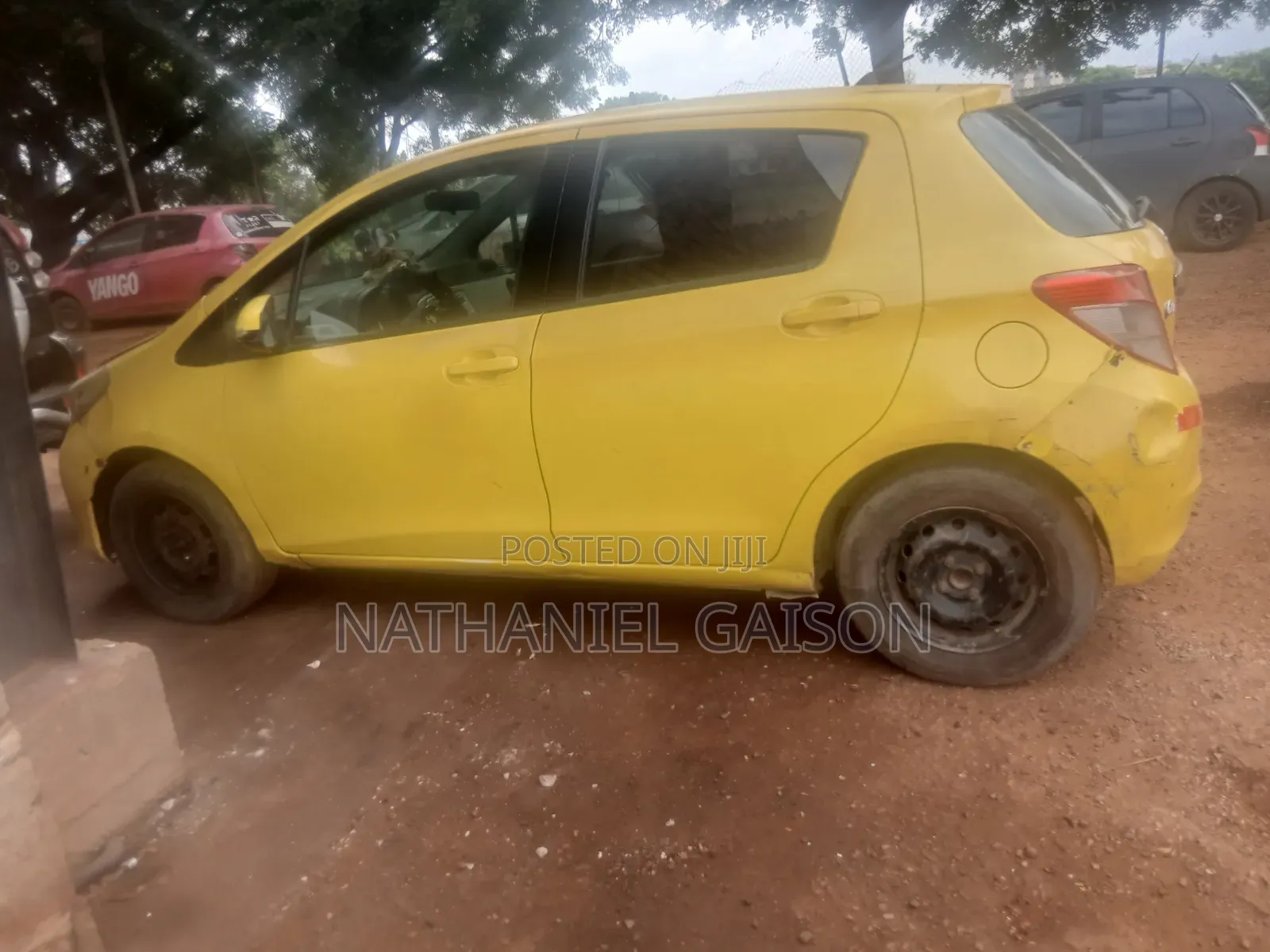 Toyota Vitz 2012 Yellow
