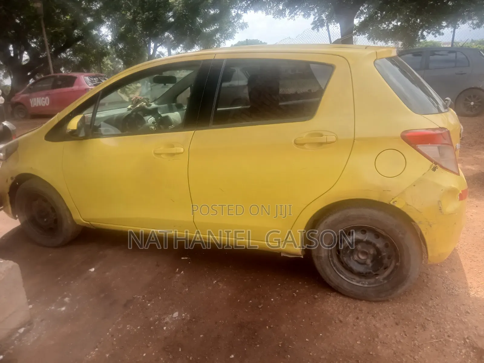 Toyota Vitz 2012 Yellow