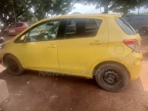 Toyota Vitz 2012 Yellow