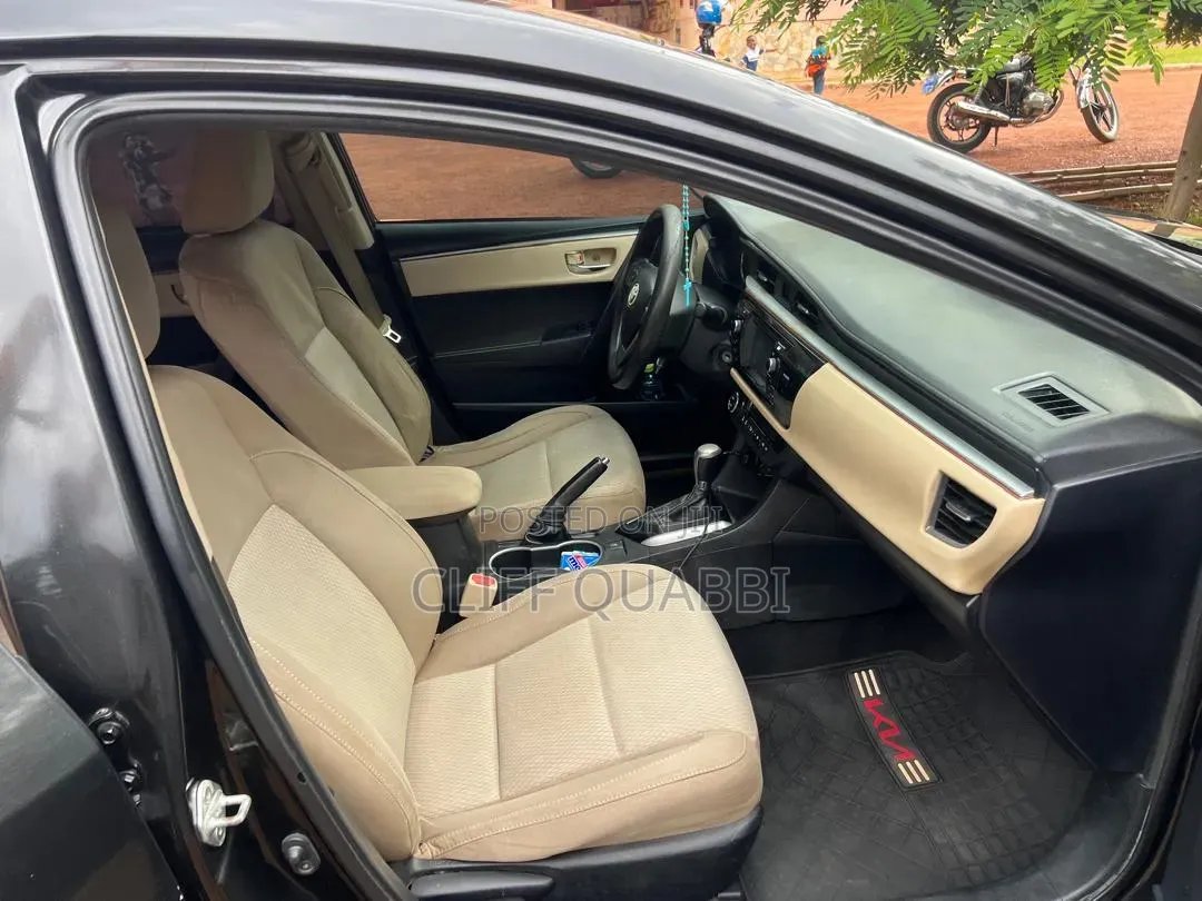Toyota Corolla 2016 Black