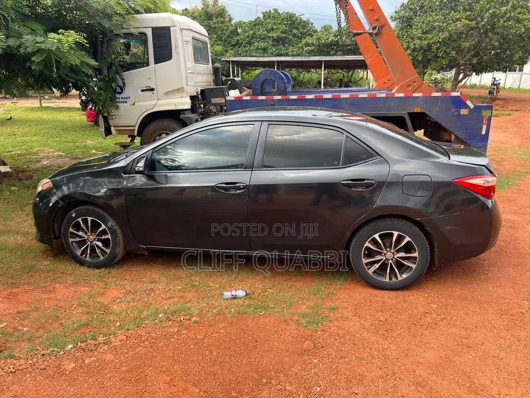 Toyota Corolla 2016 Black