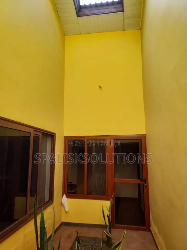 4bdrm House in Adenta, Prisons for sale