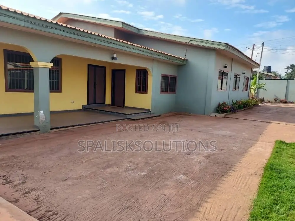 4bdrm House in Adenta, Prisons for sale