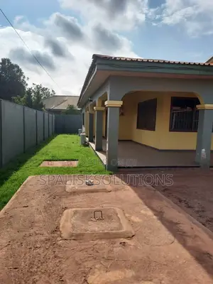 4bdrm House in Adenta, Prisons for sale