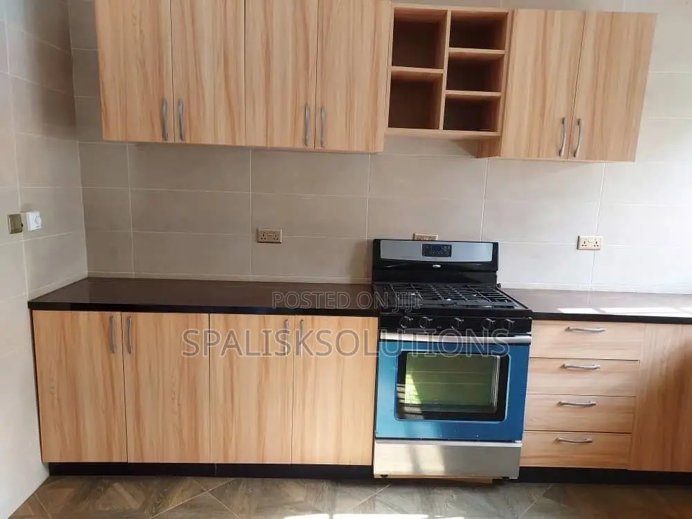 4bdrm House in Adenta, Prisons for sale