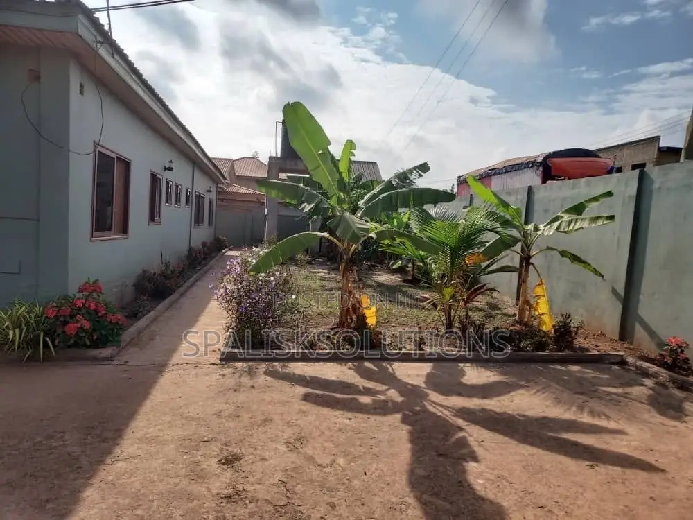 4bdrm House in Adenta, Prisons for sale