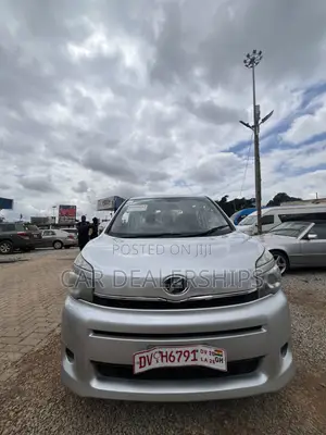 Toyota Voxy 2012 Silver