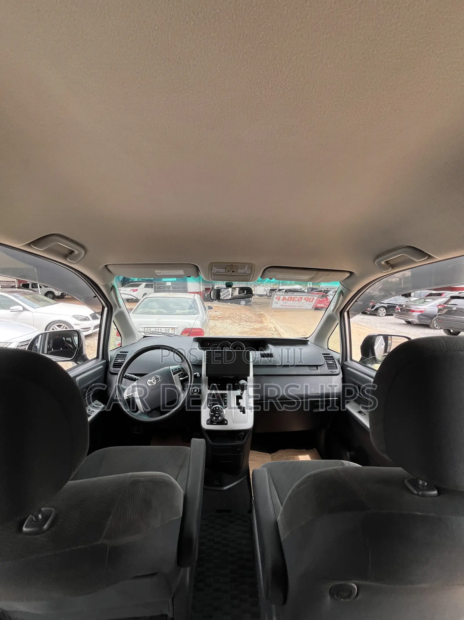 Toyota Voxy 2012 Silver