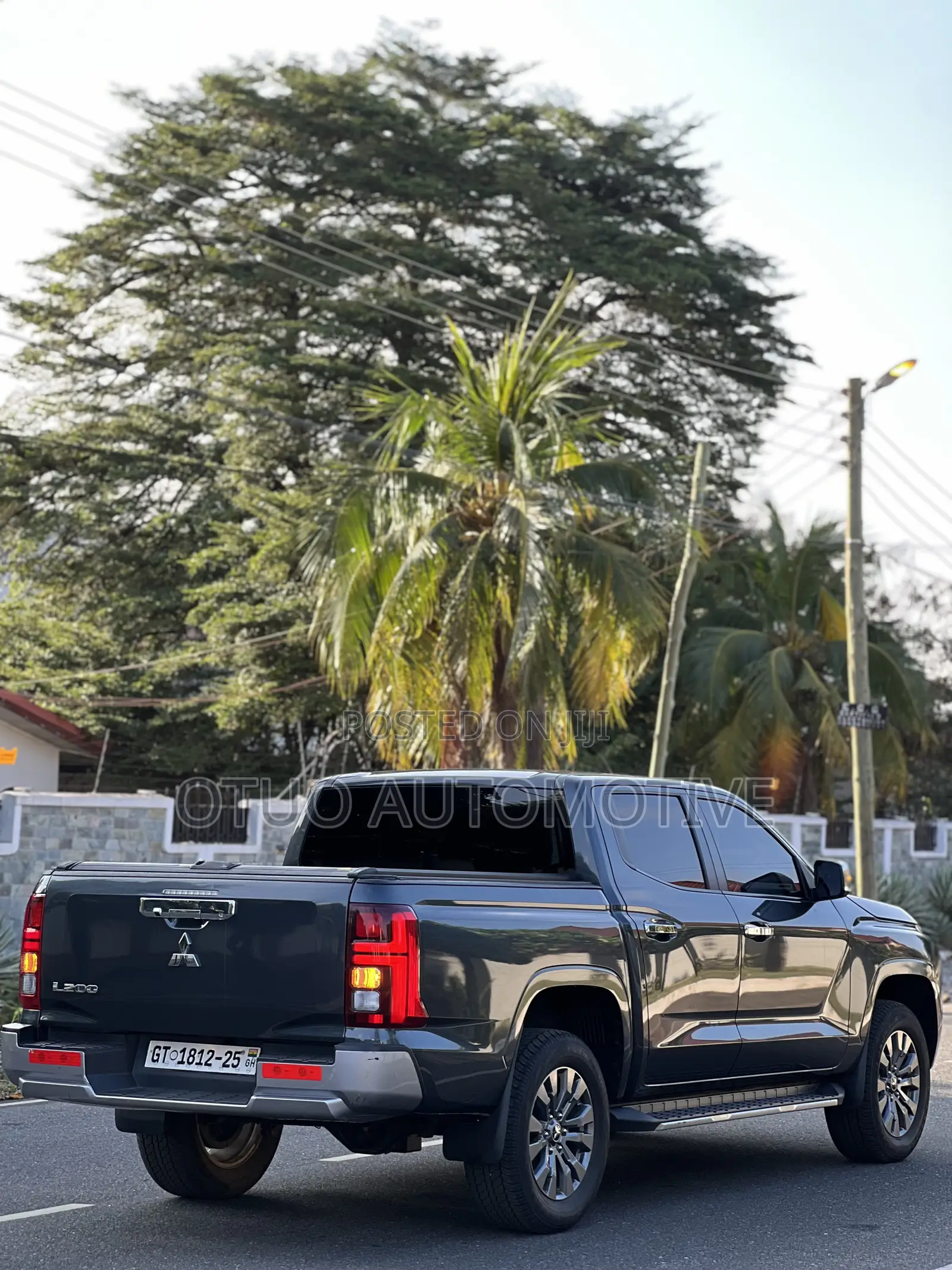 New Mitsubishi L200 2025 Gray