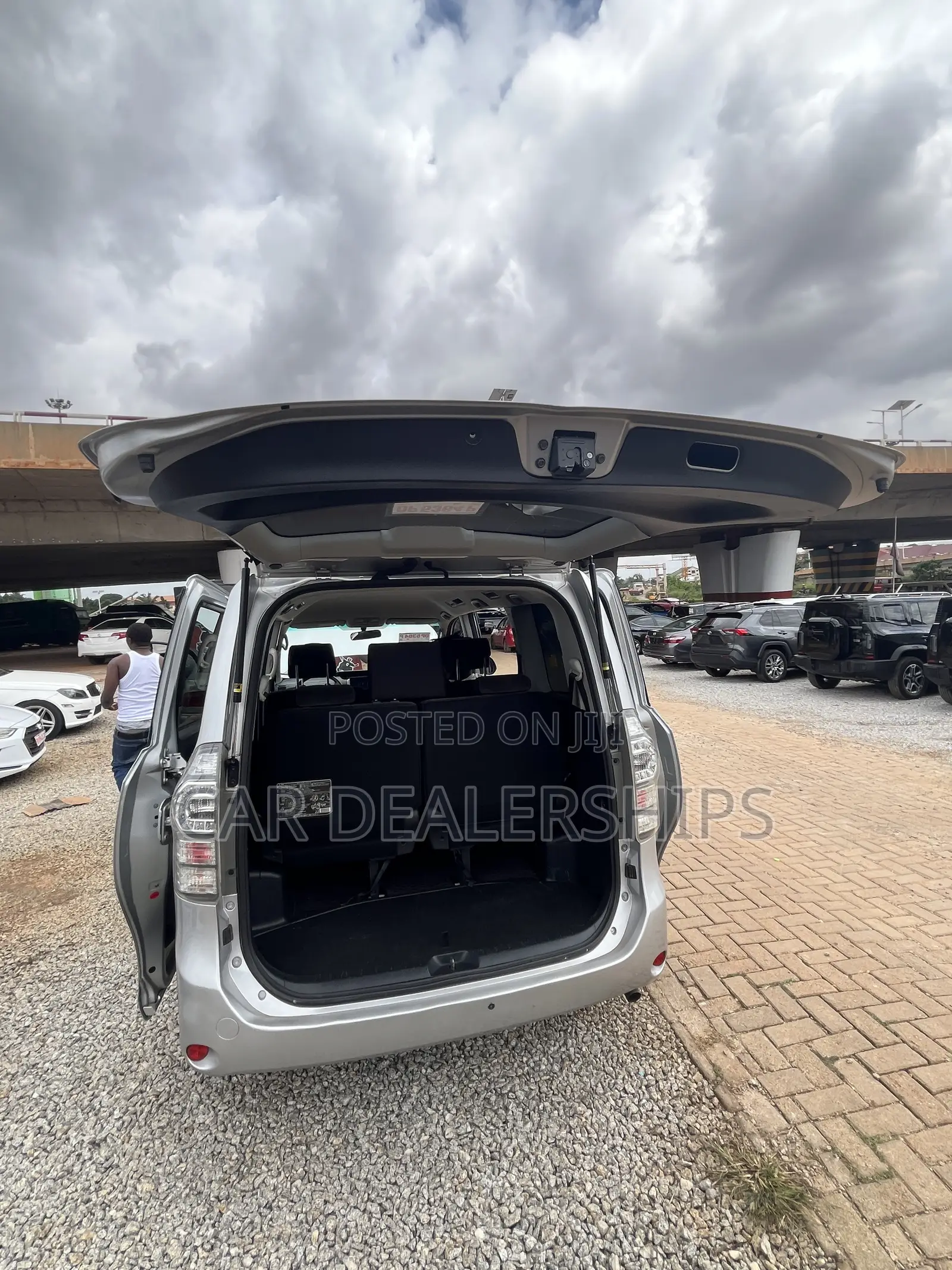 Toyota Voxy 2012 Silver