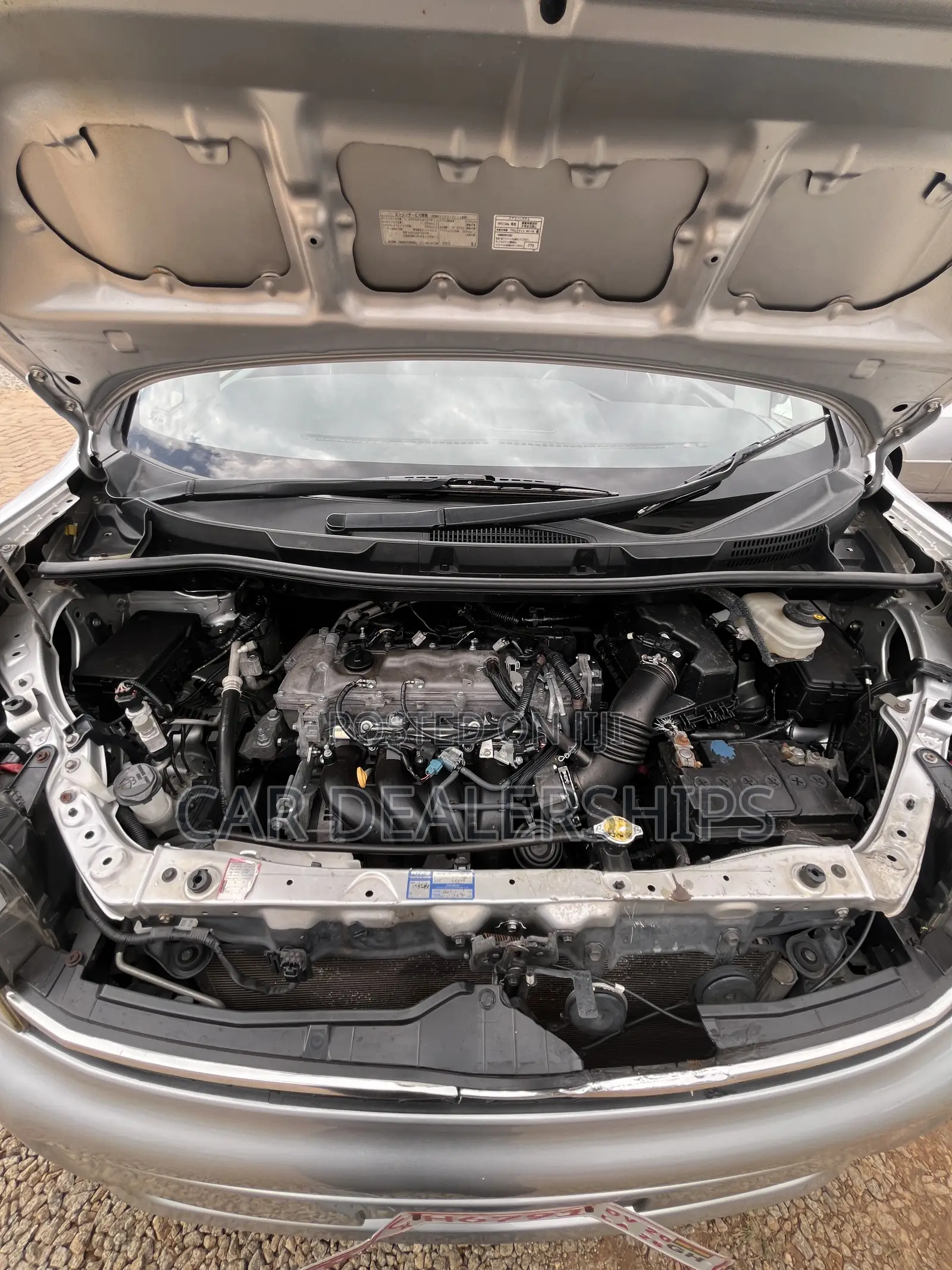 Toyota Voxy 2012 Silver