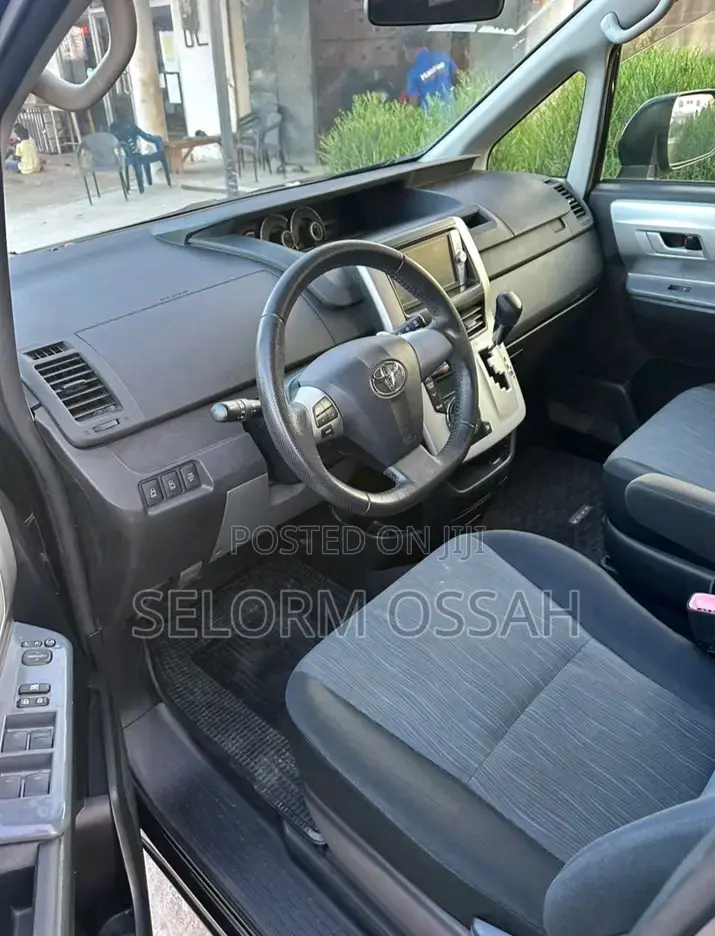 Toyota Voxy 2011 Black