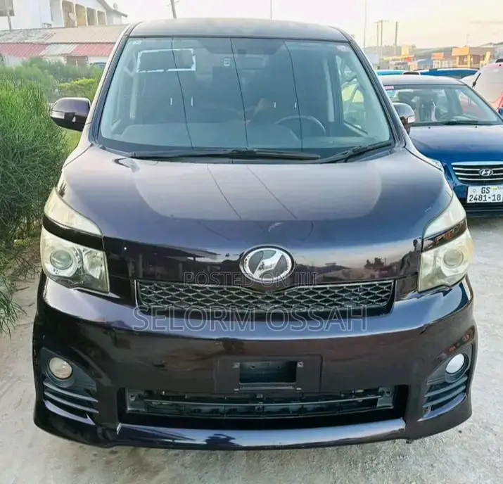 Toyota Voxy 2011 Black