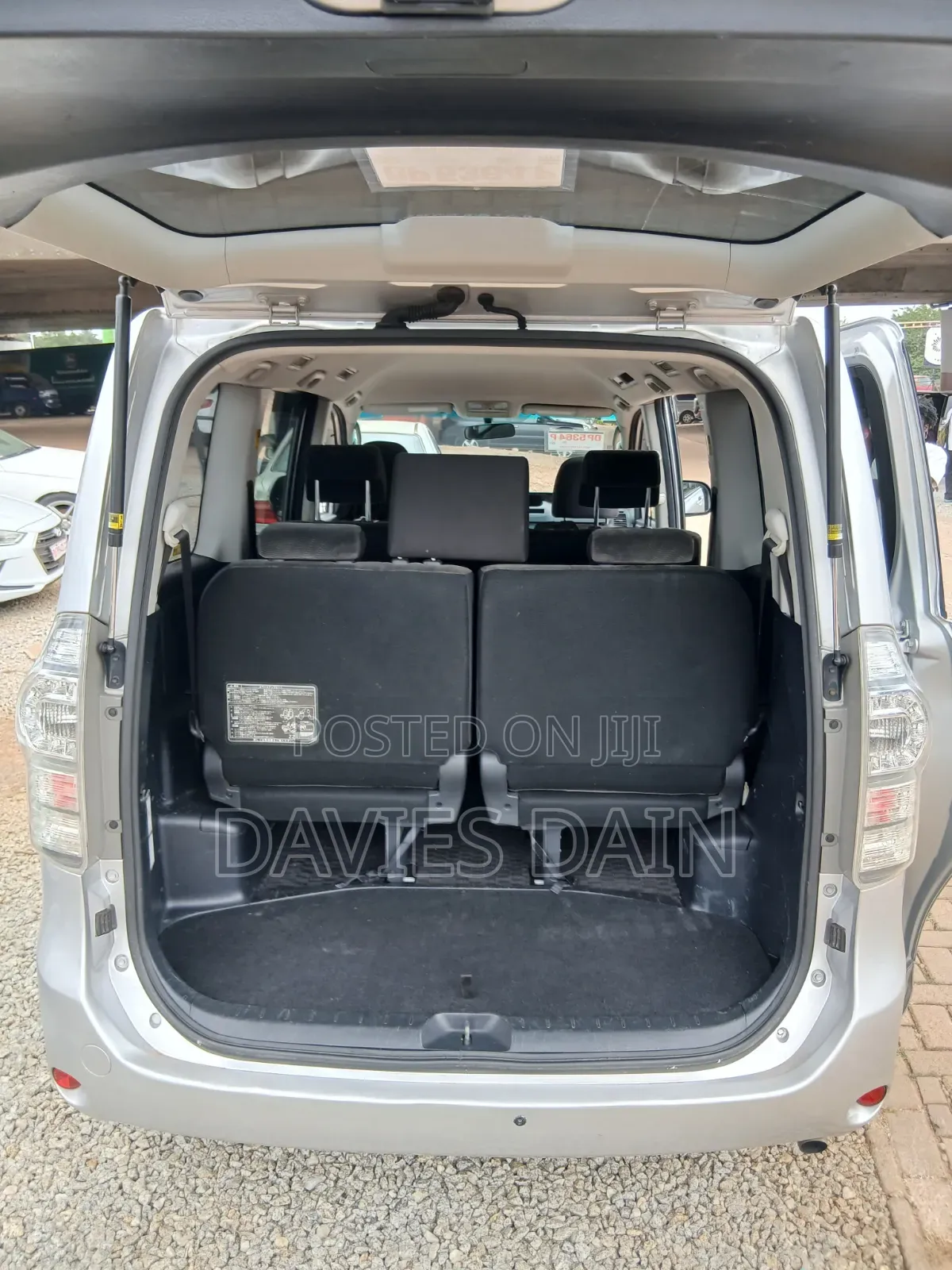 Toyota Voxy 2012 Silver