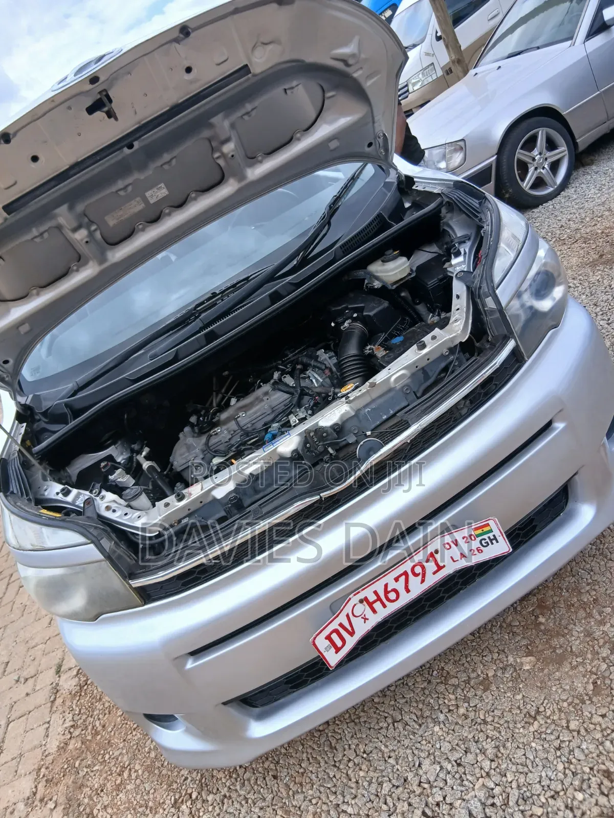 Toyota Voxy 2012 Silver