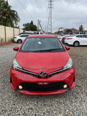 Toyota Vitz 1.3 AWD 3dr 2016 Burgundy