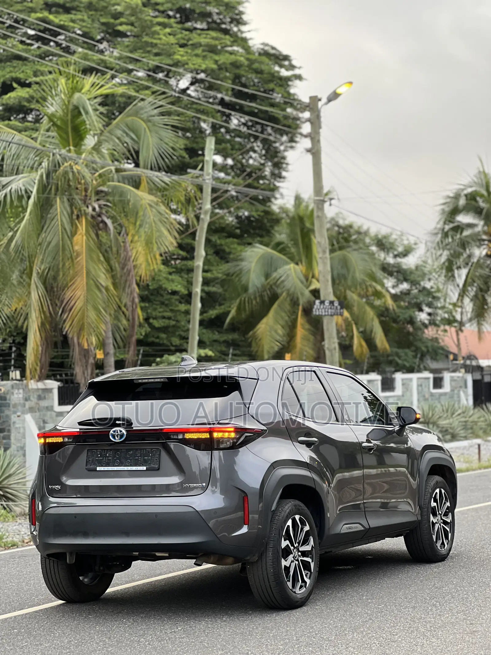 Toyota Yaris Cross 1.5 Hybrid AWD 2022 Gray