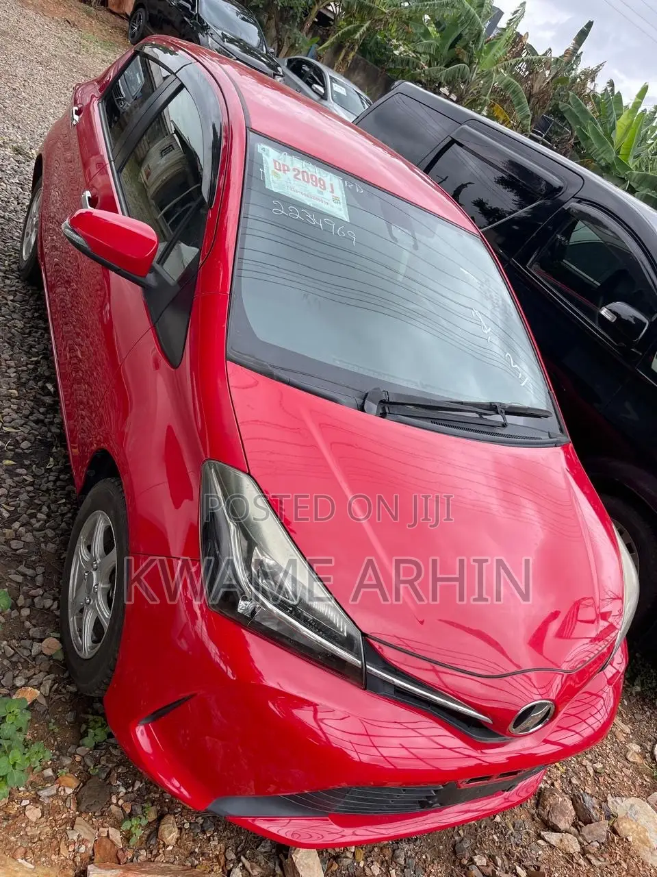 Toyota Vitz 1.3 FWD 5dr 2016 Red