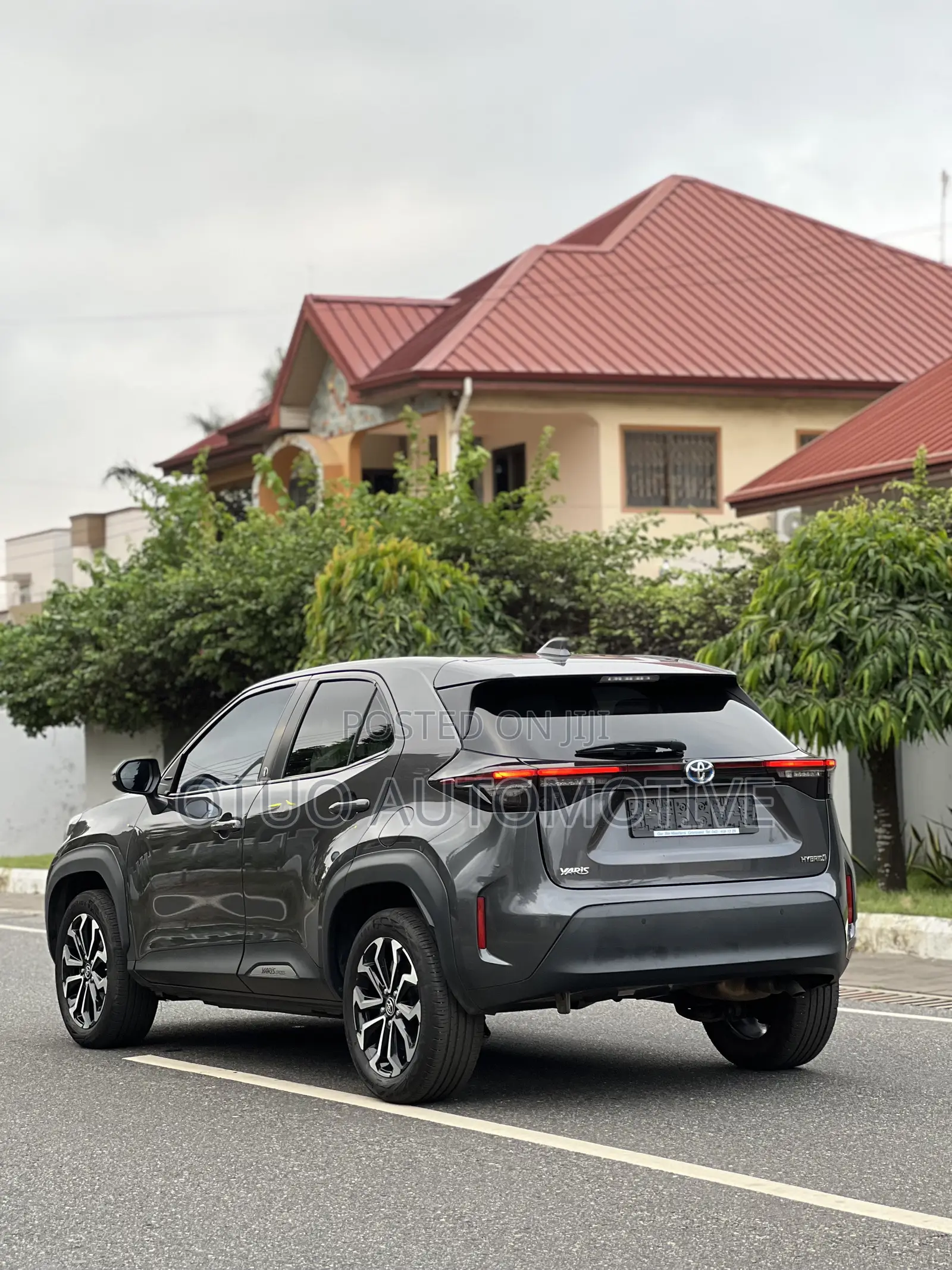 Toyota Yaris Cross 1.5 Hybrid AWD 2022 Gray