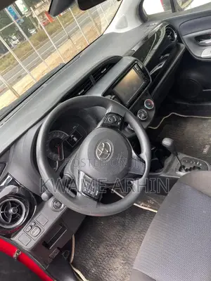 Toyota Vitz 1.3 FWD 5dr 2016 Red
