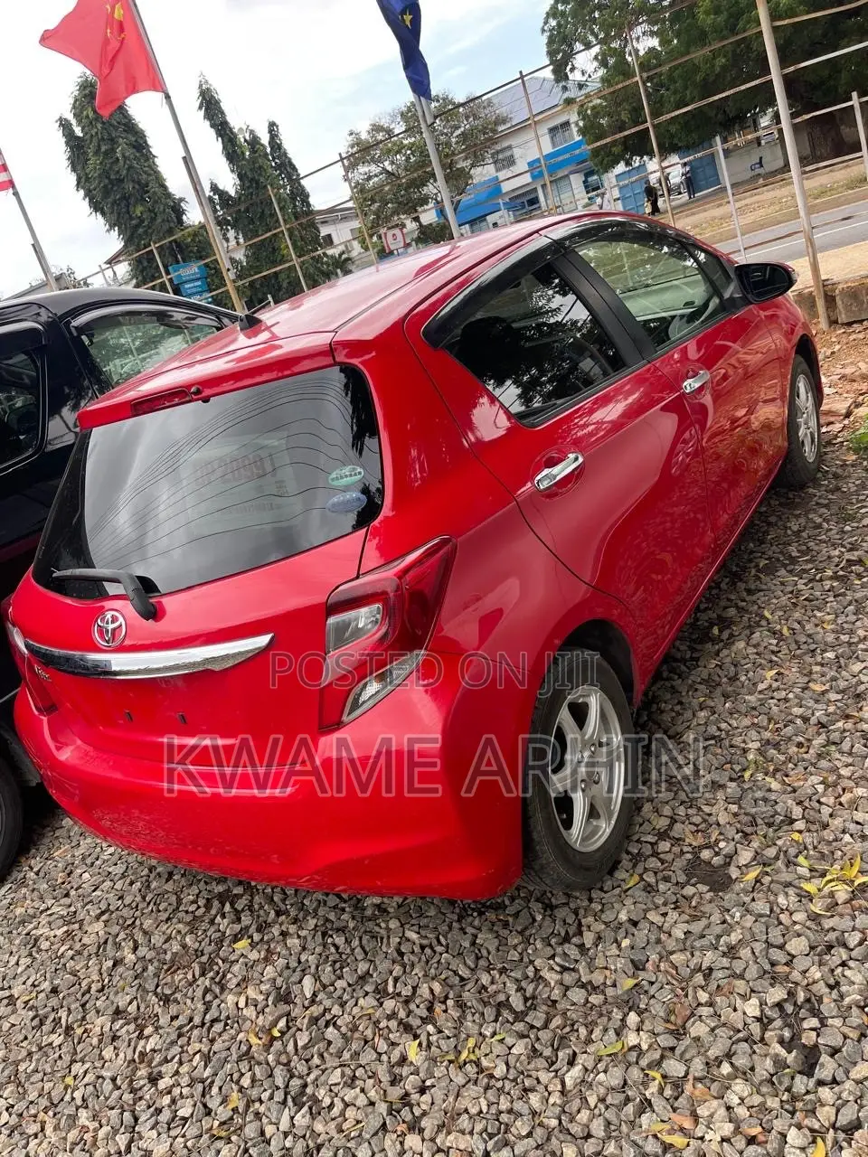 Toyota Vitz 1.3 FWD 5dr 2016 Red