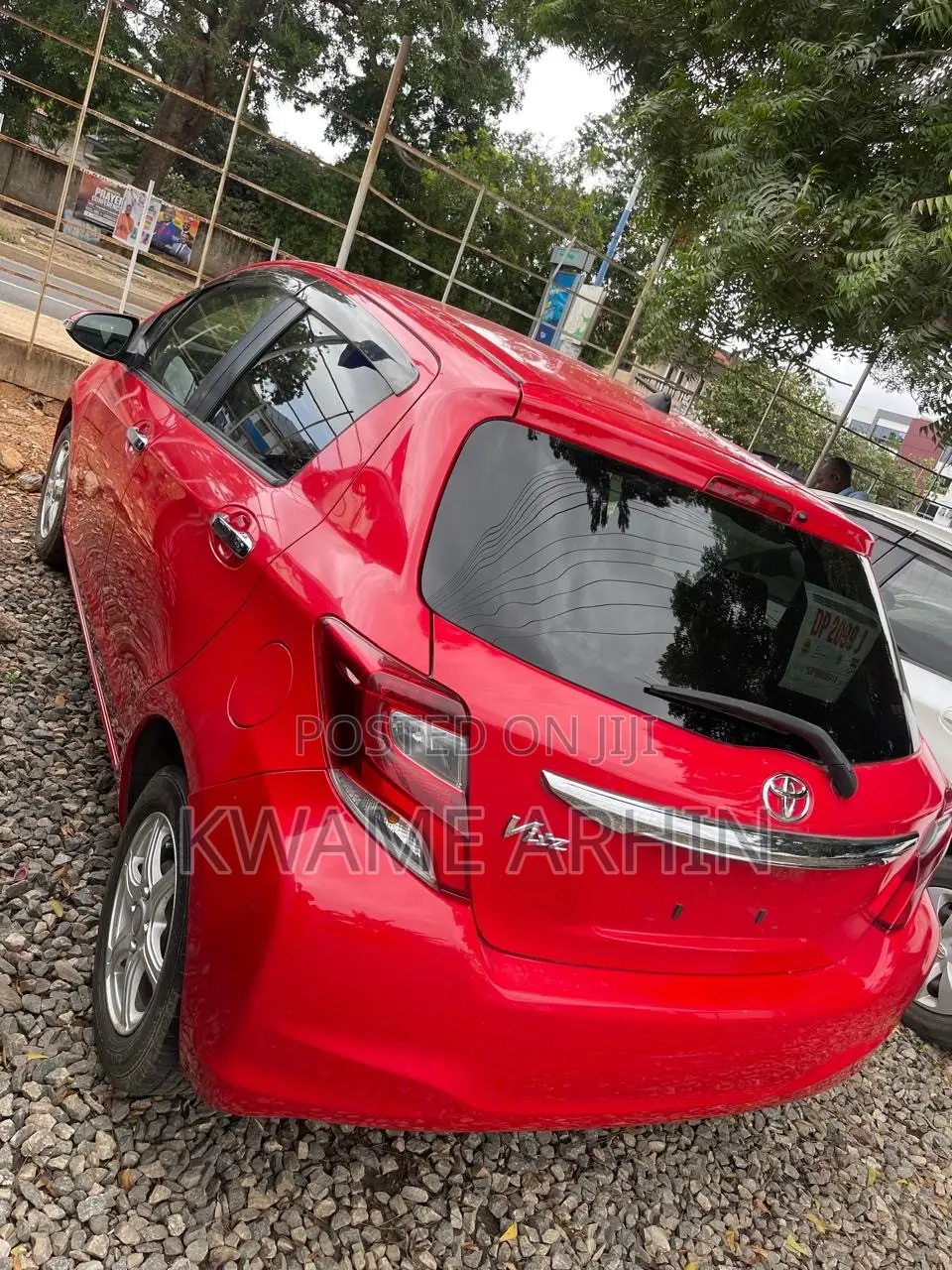 Toyota Vitz 1.3 FWD 5dr 2016 Red