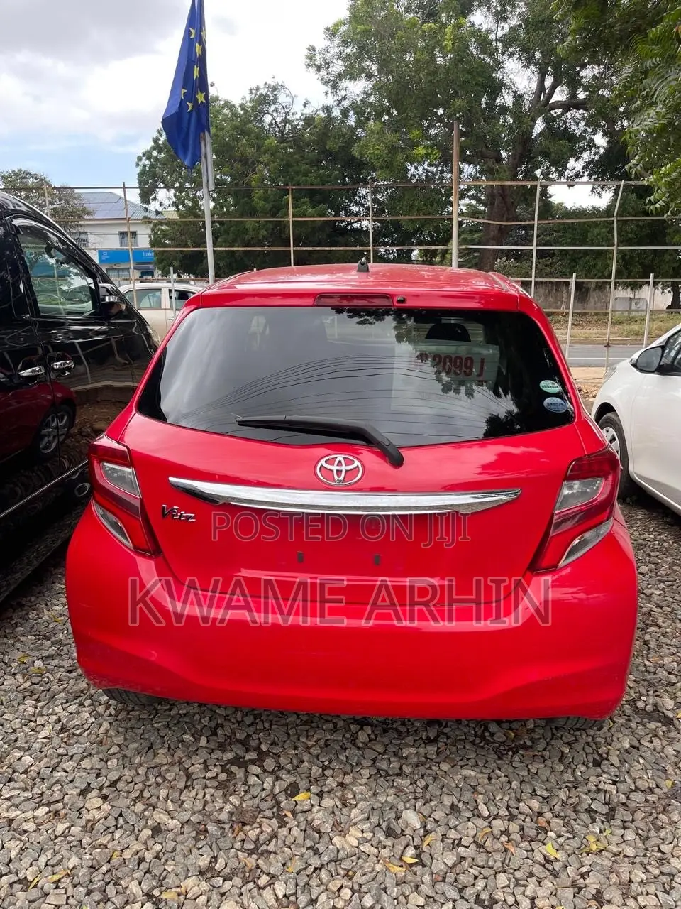 Toyota Vitz 1.3 FWD 5dr 2016 Red