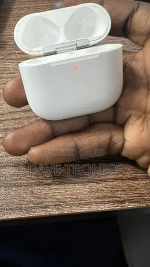 Airpod 4 Charging Case