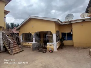 6bdrm House in Santasi Brofoyedu, Kumasi Metropolitan for sale