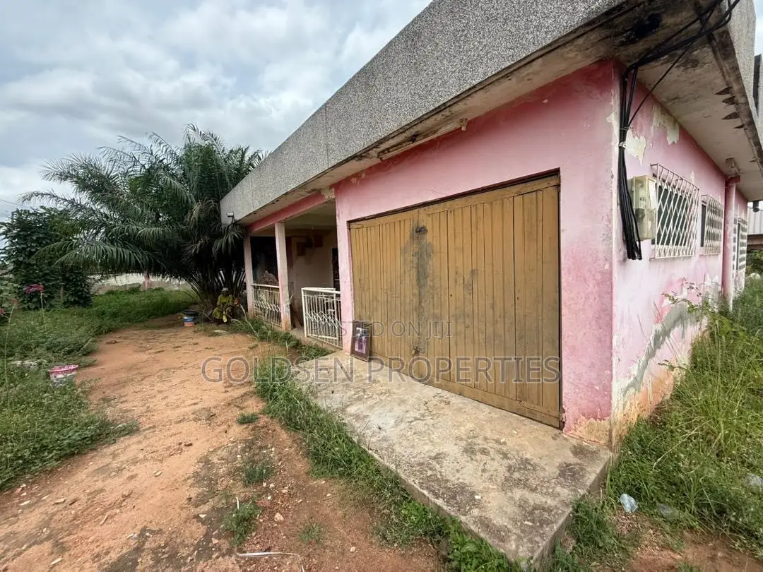 4bdrm House in Mile 7 for sale