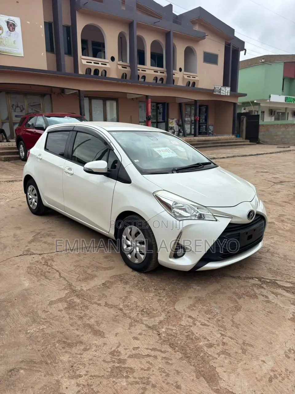 Toyota Vitz 1.3 AWD 5dr 2017 White
