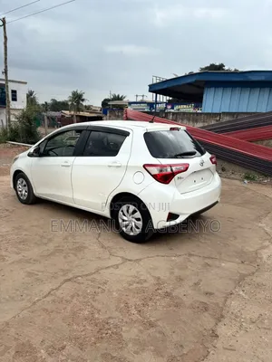 Toyota Vitz 1.3 AWD 5dr 2017 White