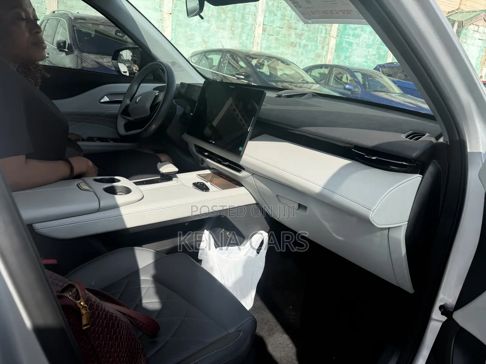 Changan UNI-Z iDD Premium 2024 Maroon