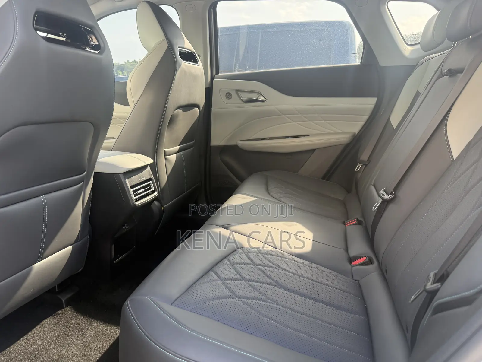 Changan UNI-Z iDD Premium 2024 Maroon