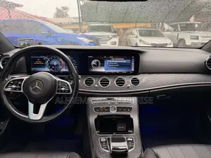 Mercedes-Benz E300 2019 Silver