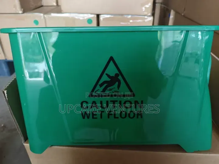 Mop Bucket (20L Industrial Mop Bucket) on Promo