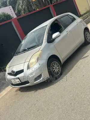 Toyota Vitz 2010 Silver