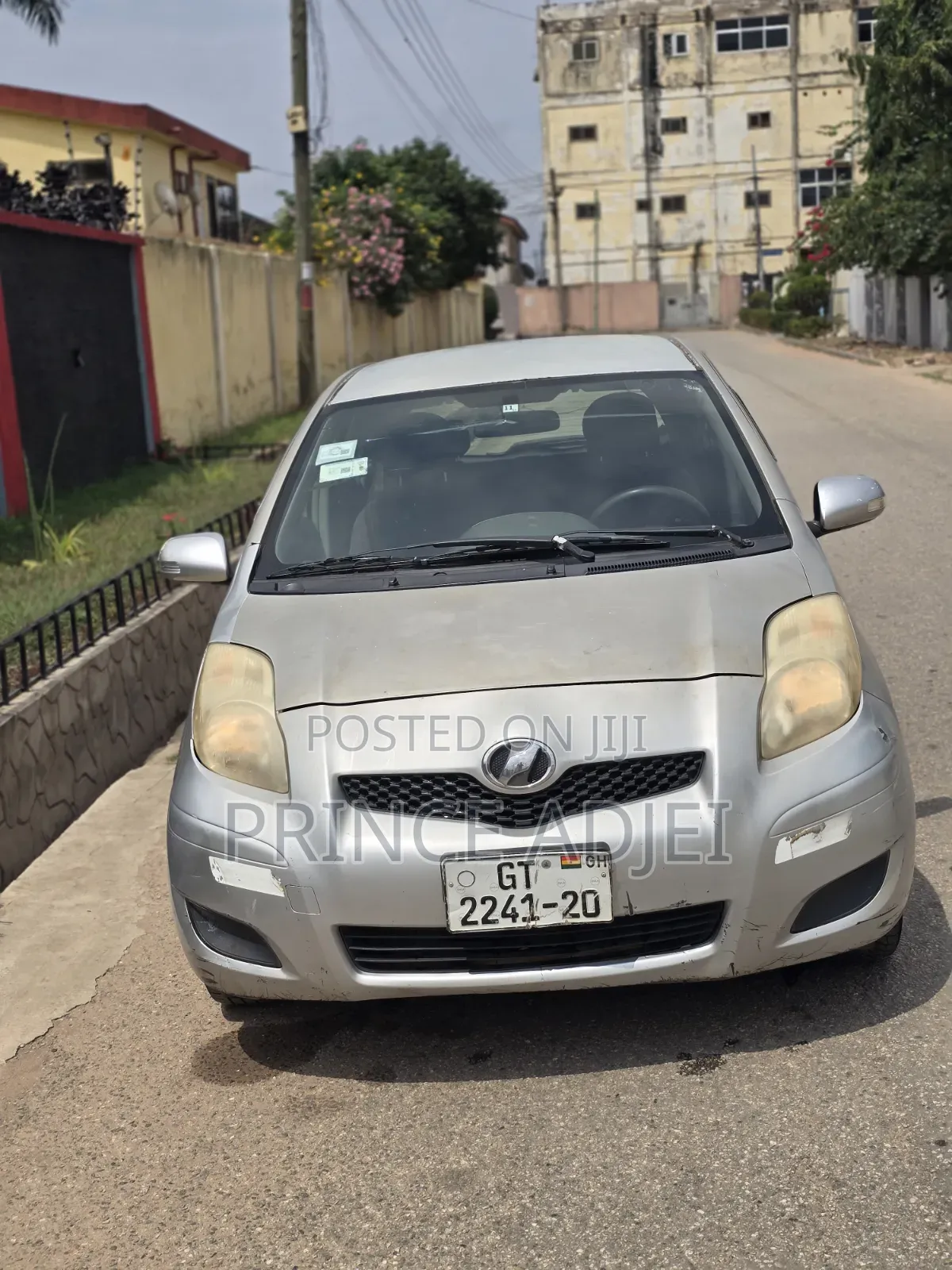 Toyota Vitz 1.0 FWD 5dr 2010 Silver