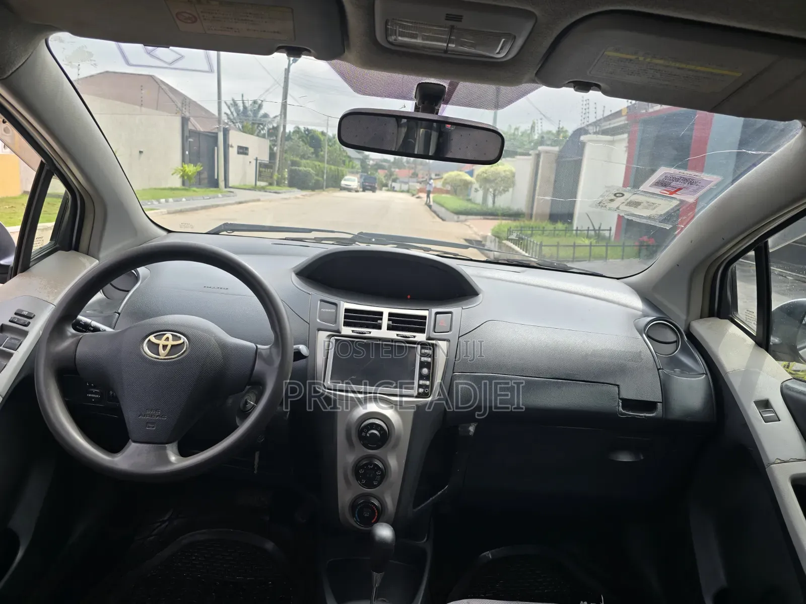 Toyota Vitz 1.0 FWD 5dr 2010 Silver