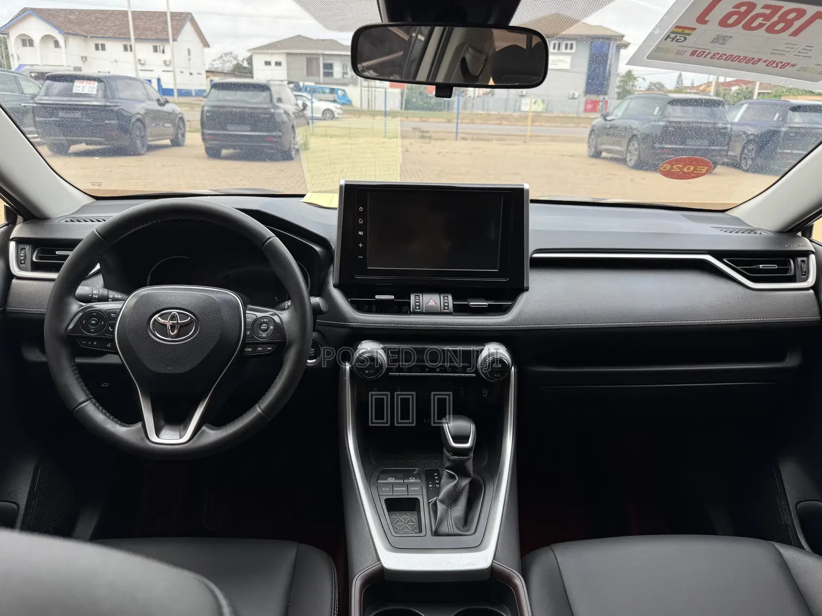 Toyota RAV4 XLE 2021 Silver