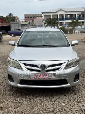 Toyota Corolla LE 4dr Sedan (1.8L 4cyl 4A) 2012 Silver