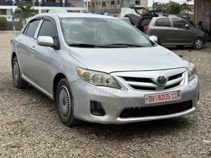 Toyota Corolla LE 4dr Sedan (1.8L 4cyl 4A) 2012 Silver