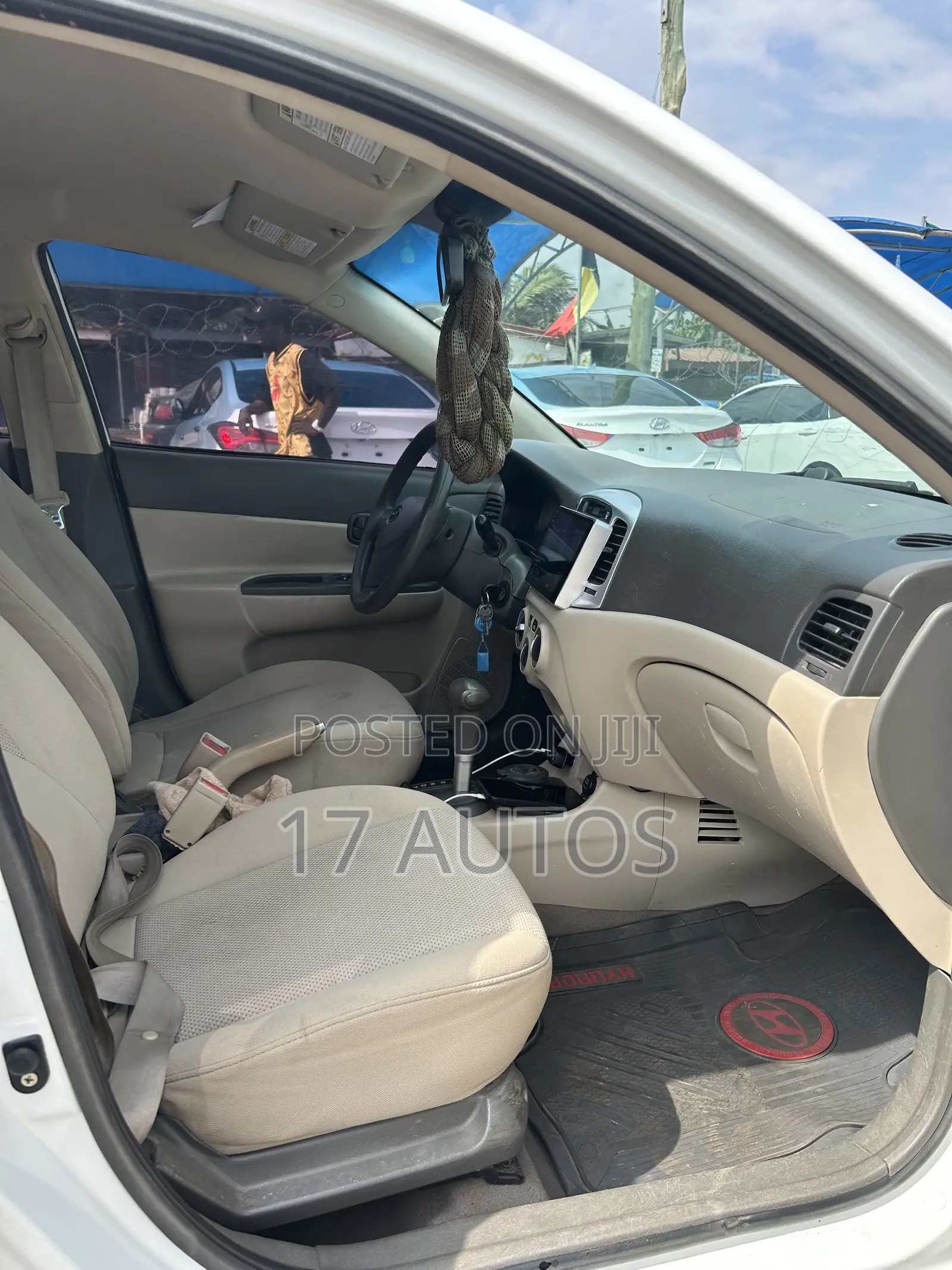 Hyundai Accent 2010 White