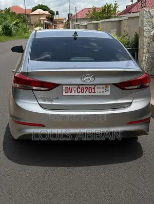 Hyundai Elantra SE Sedan FWD (2.0L 4cyl 6M) 2017 Silver