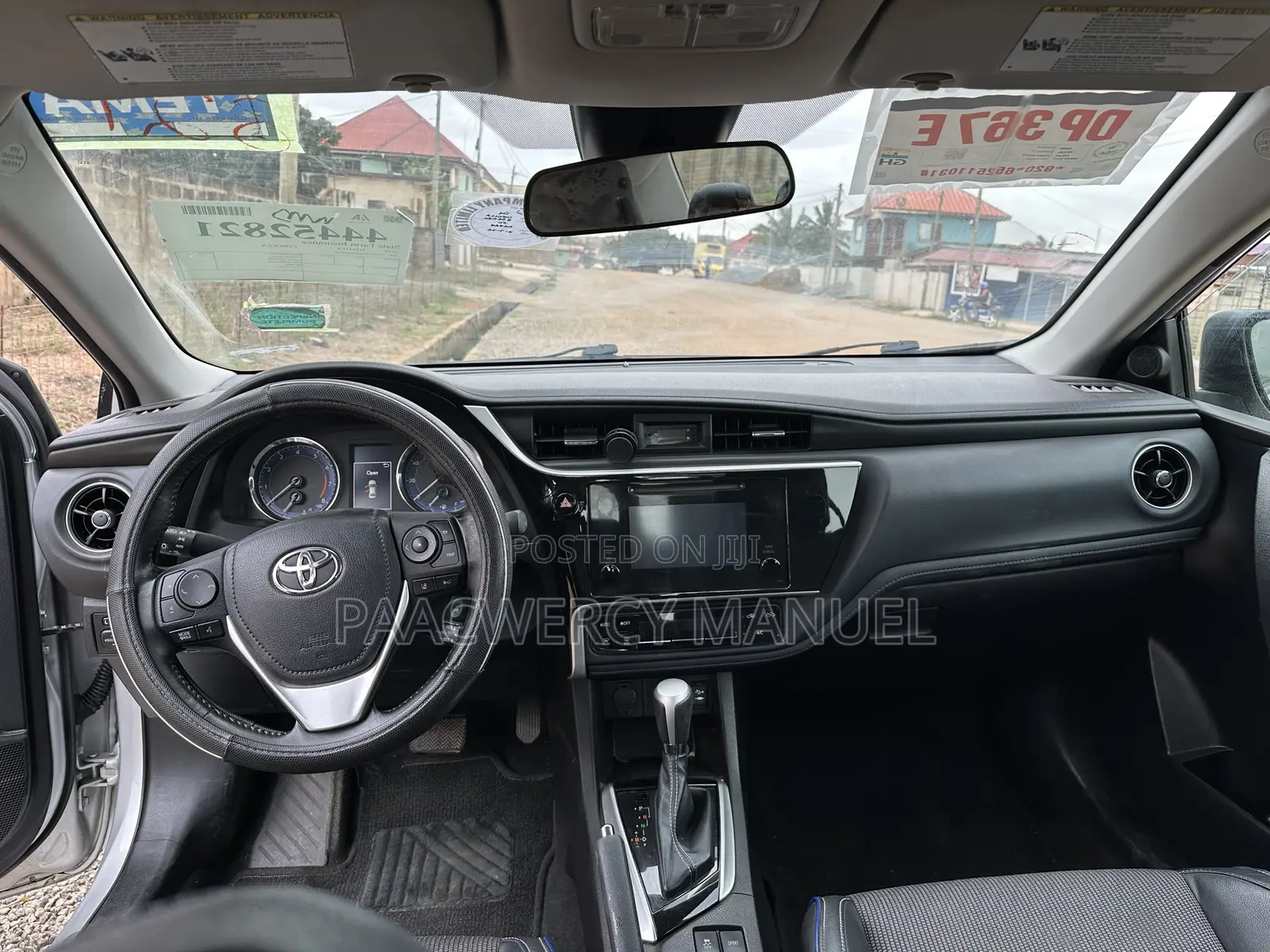 Toyota Corolla SE (1.8L 4cyl 6M) 2018 Silver