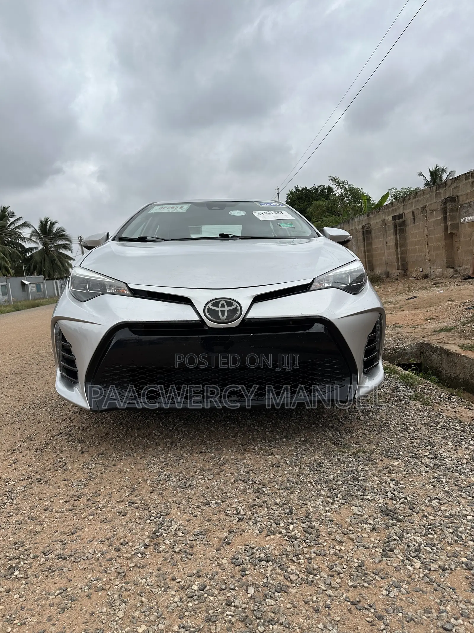 Toyota Corolla SE (1.8L 4cyl 6M) 2018 Silver